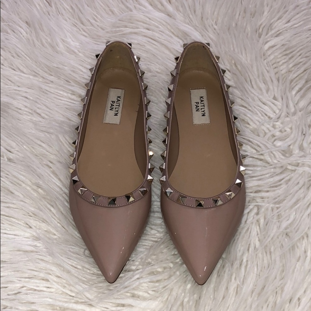 NEW Kaitlyn Pan Rockstud Flats